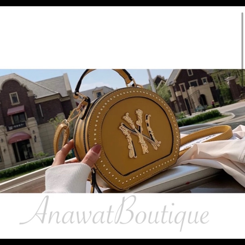 Flawless Crossbody Handbag